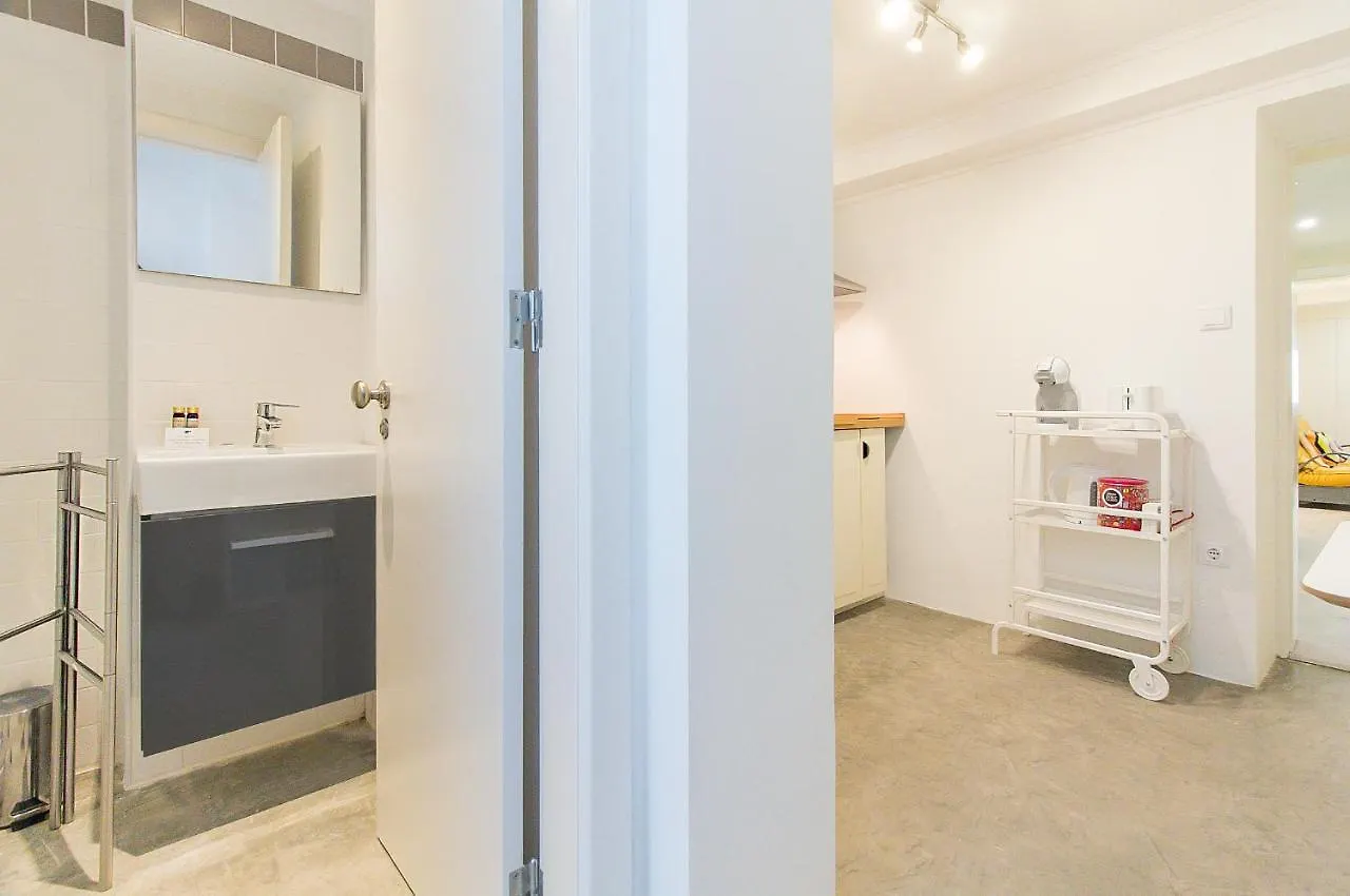 Bica Lovely Tram Lisbon Apartment
